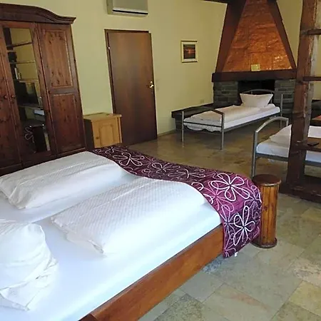 מלון & Weinstube Restaurant Filling 3*